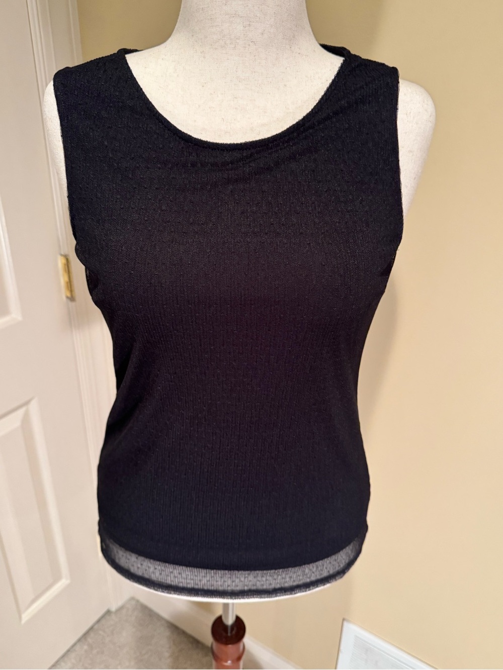 Women’s Sleeveless Black Ribbed Camisole Top